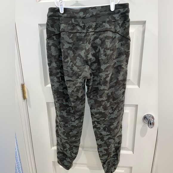 Lululemon Ready to high-rise jogger - Picture 2 of 8